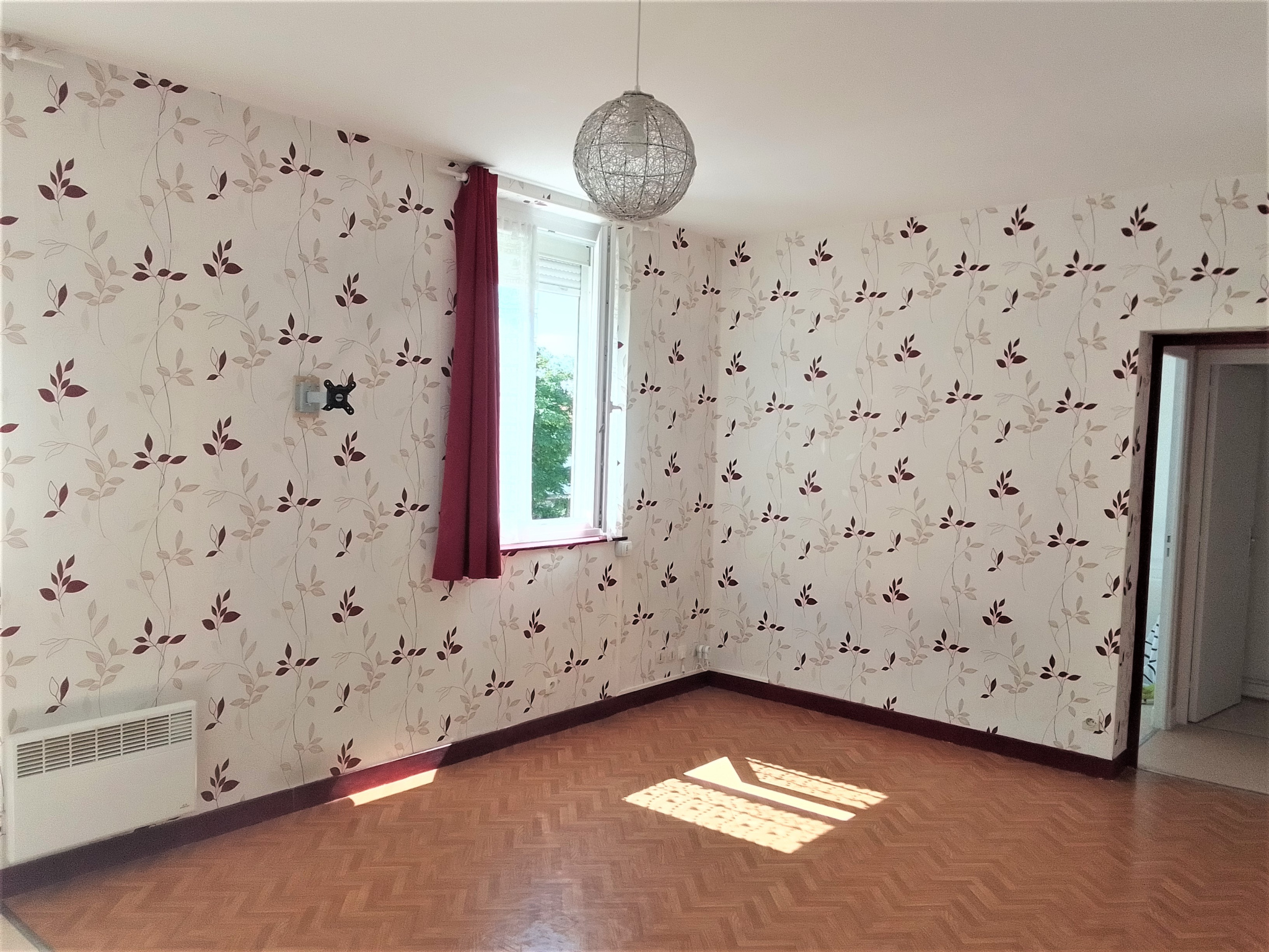 Location Studio vide à l'année de 33m2.